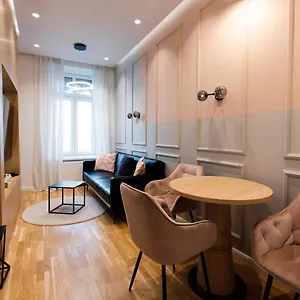 Zeus Design Wasserwelt Apartment Wien