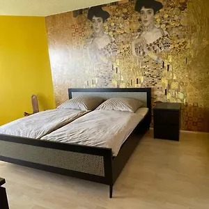 Apartment Zentrale Grosszuegige Dachterassen Whg Am Stadtpark In 15 Min Mit U-bahn Zur Messe, Nürnberg
