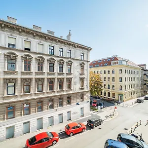Zeus Design Schönbrunn Apartment Wien