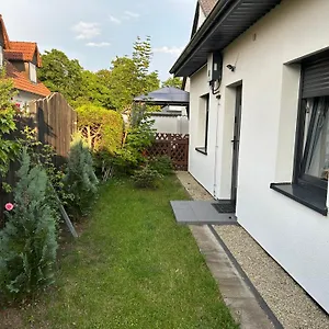 Apartment Bezauberndes Gaestehaus Mit Terrasse, Nürnberg